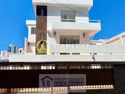 SE VENDE AMPLIA CASA SECTOR PLAYA BLANCA